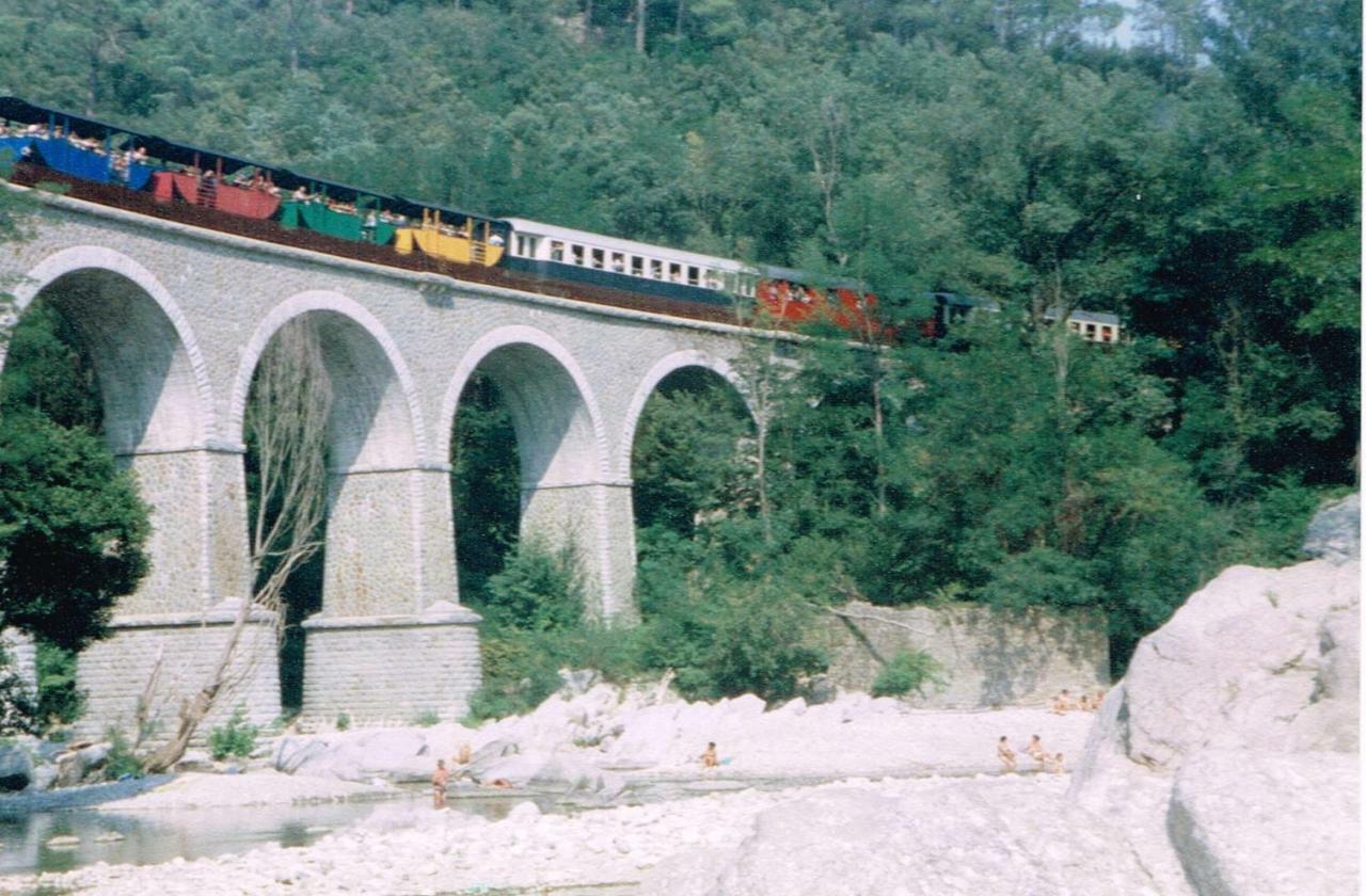 Retour Aux Sources Villa Sauve Dış mekan fotoğraf